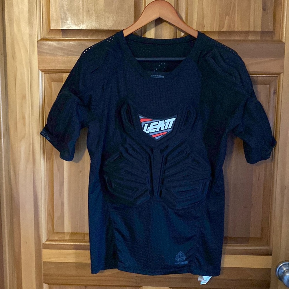 Leatt ROOST Tee moisturecool wicking fabric. Mens L/XL. Smoke free-worn once